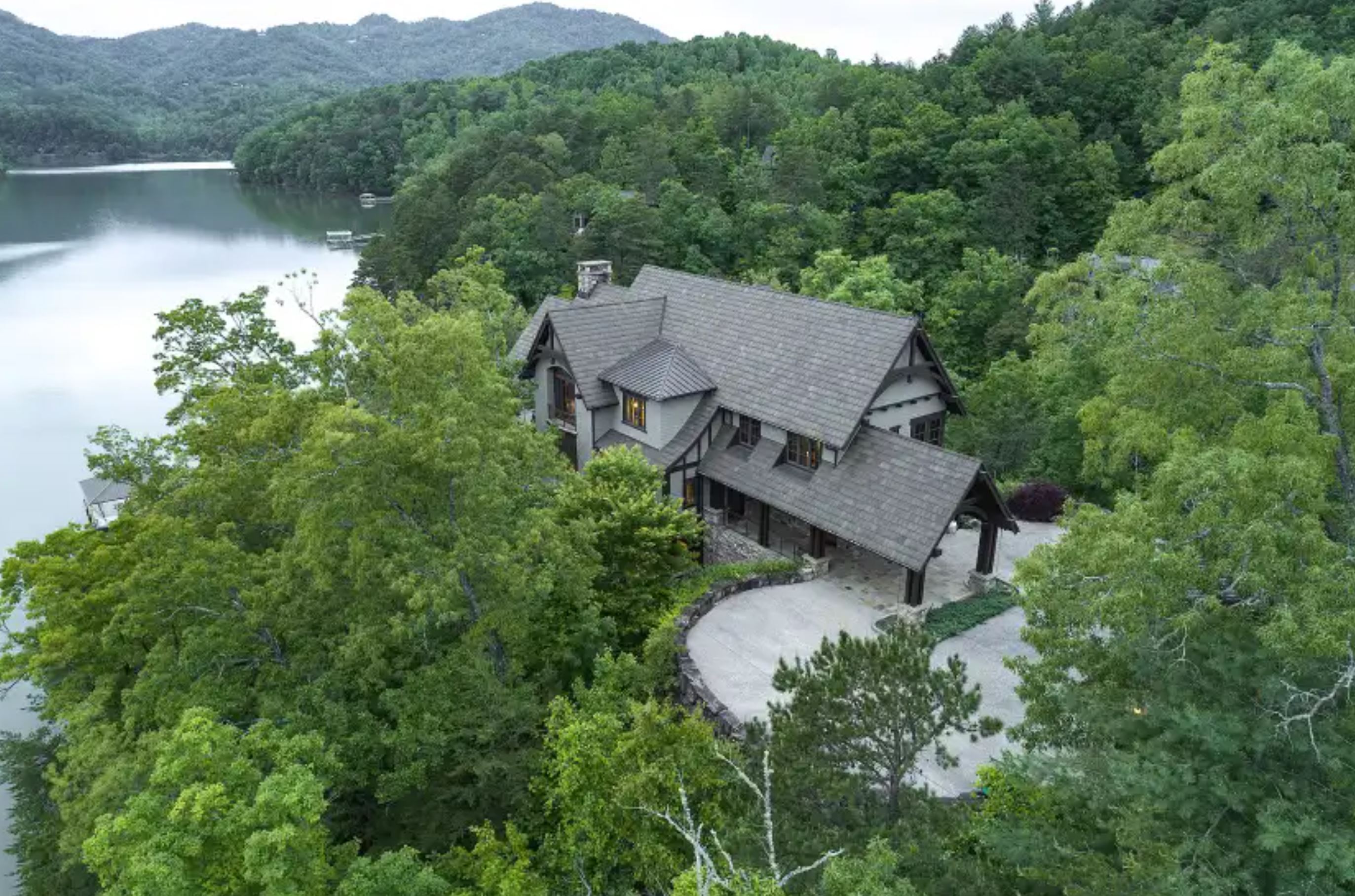 Peninsula Manor Photo 2