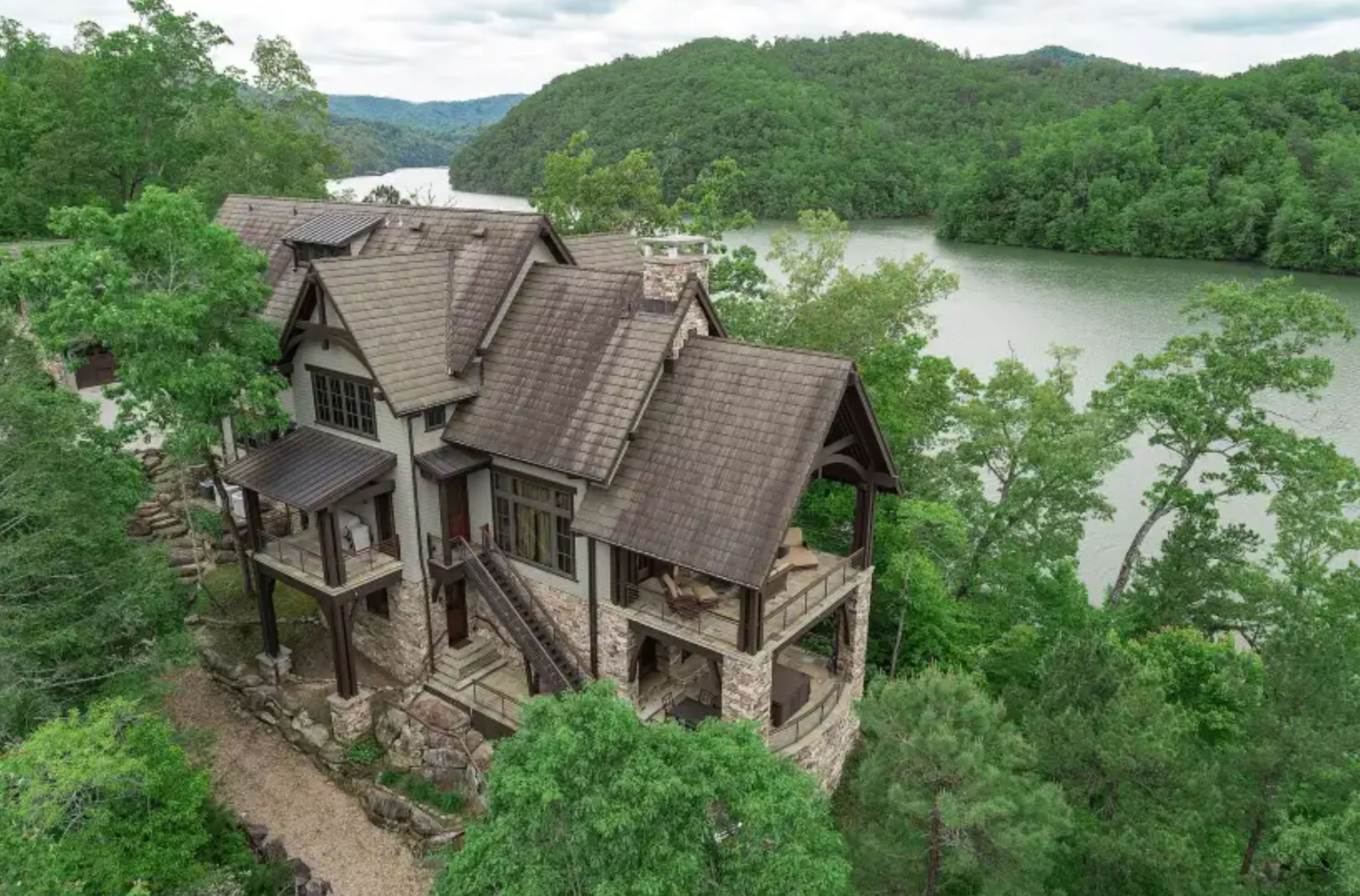 Peninsula Manor Photo 38